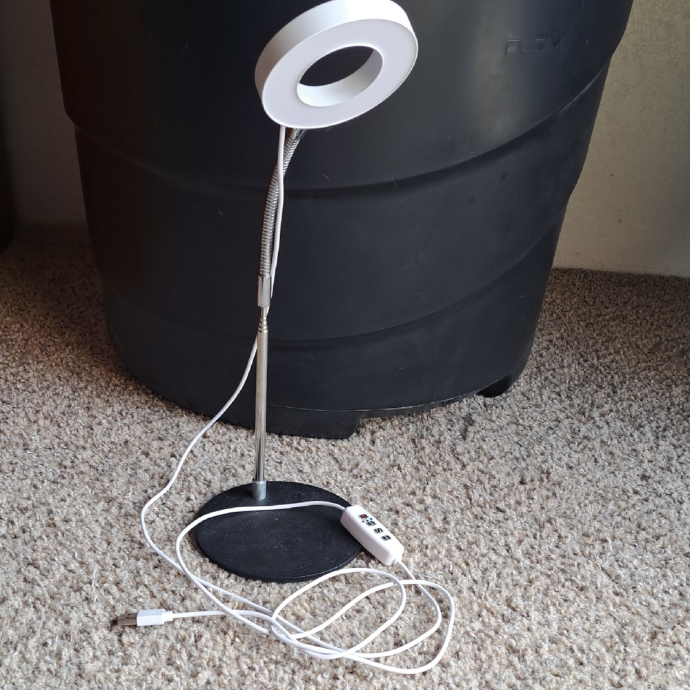 Modern Ring LED Desk Lamp in White and Black